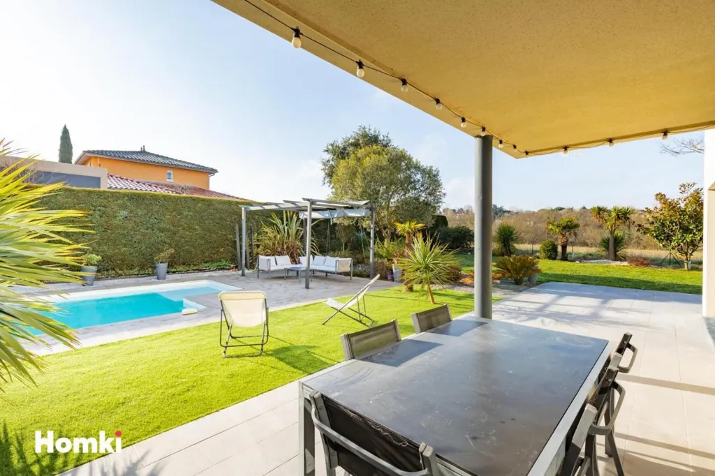 Bassein - Contemporary Villa with Pool in Flourens