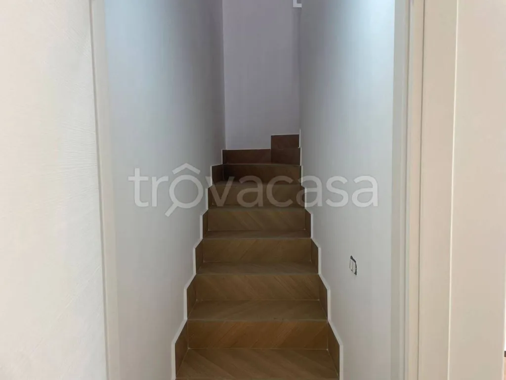 Pièces - Modern Villa with Balcony in Aversa