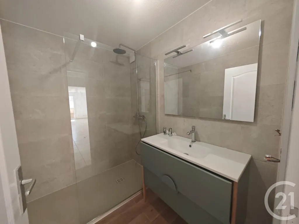 Salles de bain - Appartement Refait à Neuf avec Terrasse à Port-Vendres