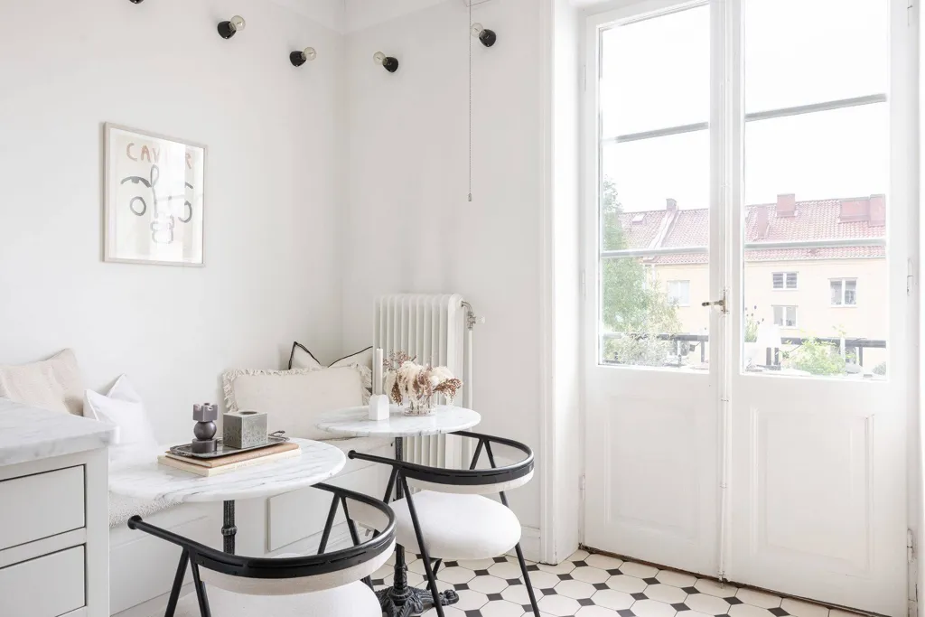 Dining Room - 20s Flats with Slottsparken View in Malmö
