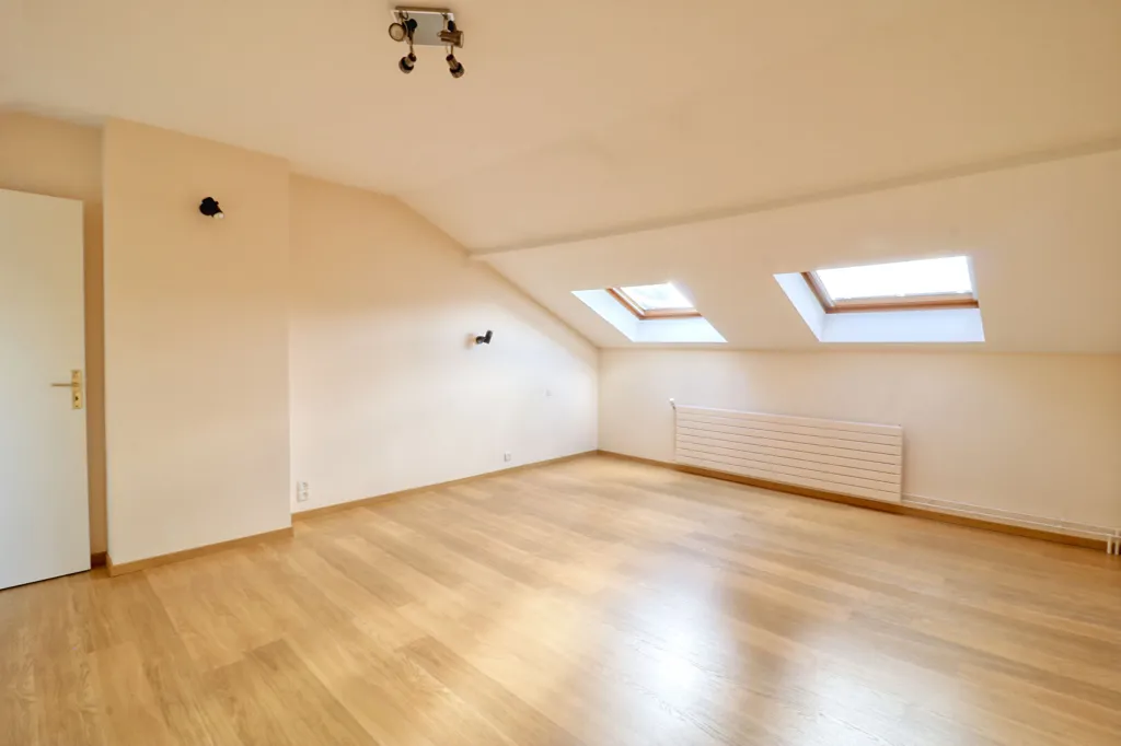Pièces - Maison avec Balcon et Jardin à Antony