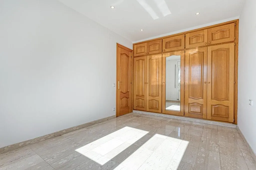 Rooms - Luxury Detached House with Terrace in Igualada