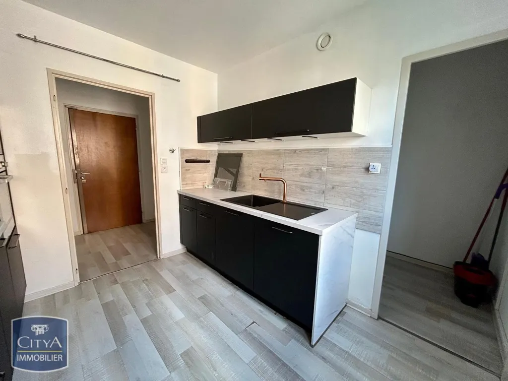 Cucina - 2-Bedroom Flat with Garden View in Belfort