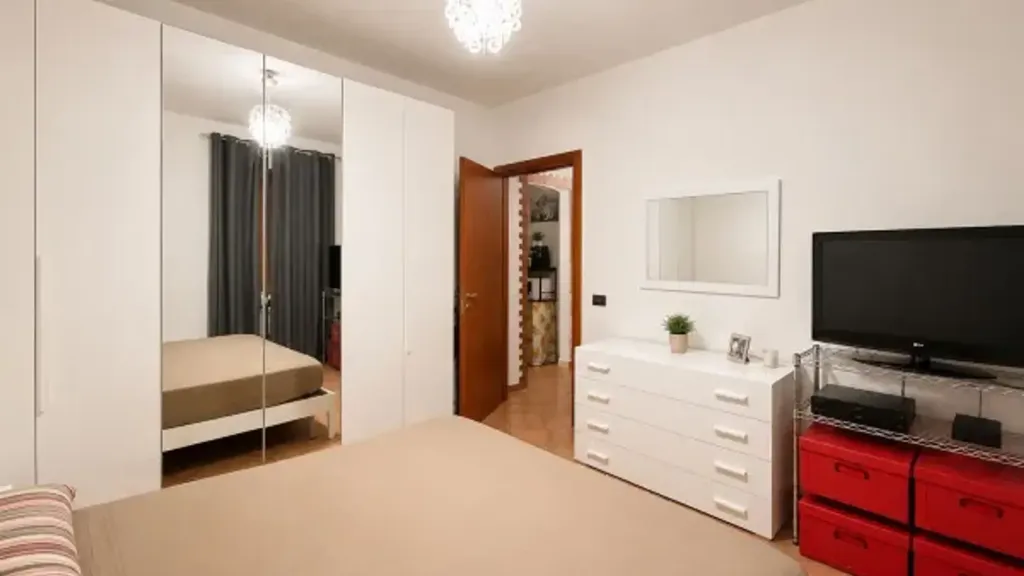 Bedrooms - Rustic Trilocale with Balcony in Valenzani, Asti