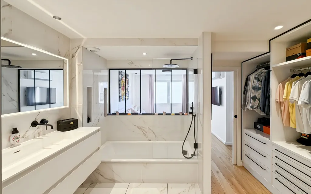 Salles de bain - Appartement Rénové avec Balcon à Lyon