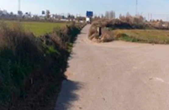 Aed - Buildable Land in Zaragoza with Growth Potential