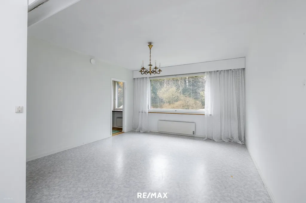 Pièces - Bright Two-Bedroom Flat with Garden View in Kirkkonummi