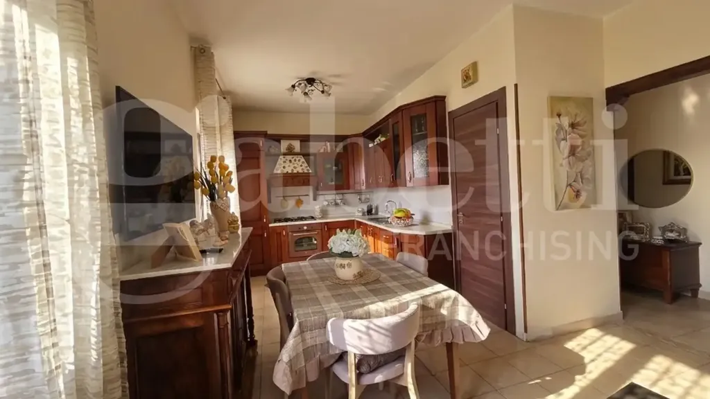 Söögituba - Rustic-Style Flat with Balcony in Marano Marchesato