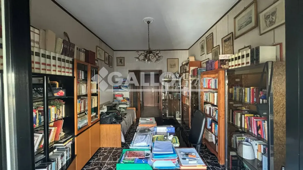 Kabinet - Bright Apartment with Balconies in Cosenza