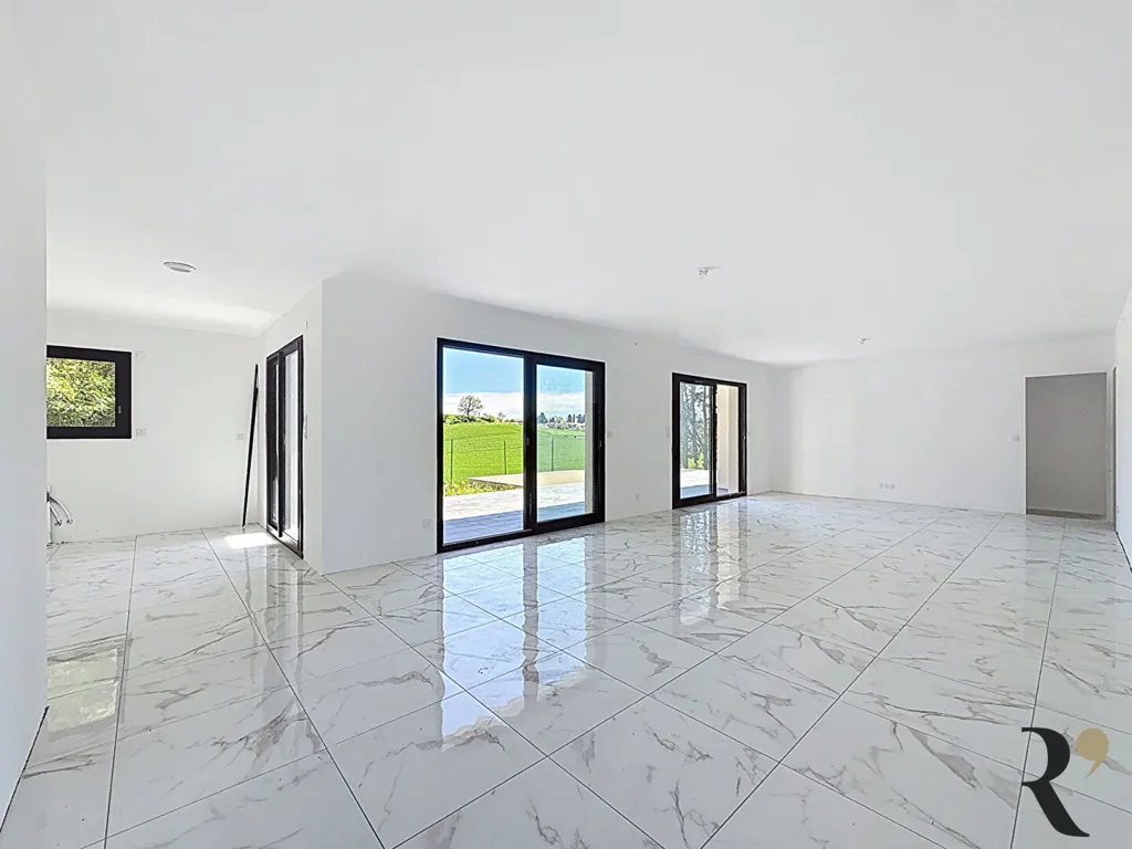 Pièces - Maison Contemporaine avec Piscine à Verfeil