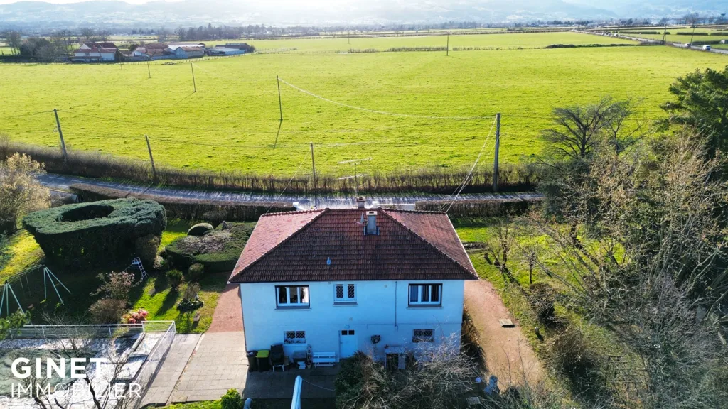 Vue aérienne - Maison 3 Chambres avec Vue Piscine à Riorges