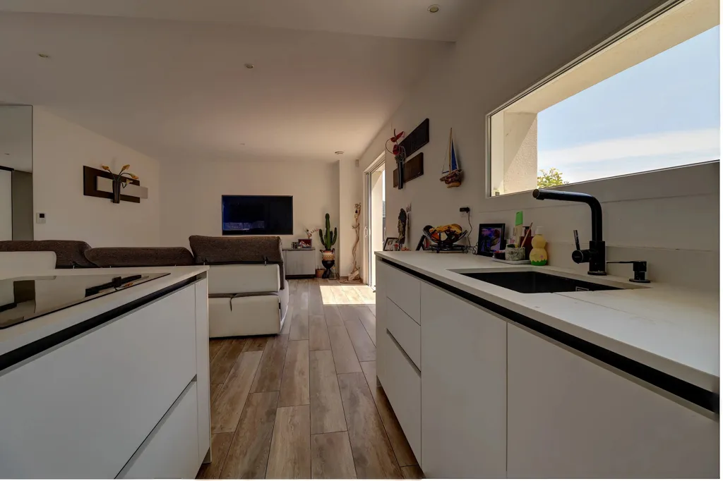 Köök - Villa with Pool and Studio in 3,652m² Garden