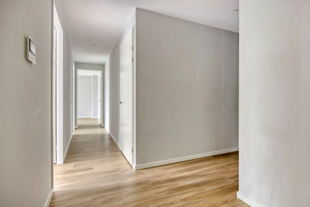 hallway_entrance