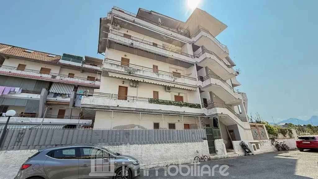 Außenansicht - Trilocale with Balcony in Scalea