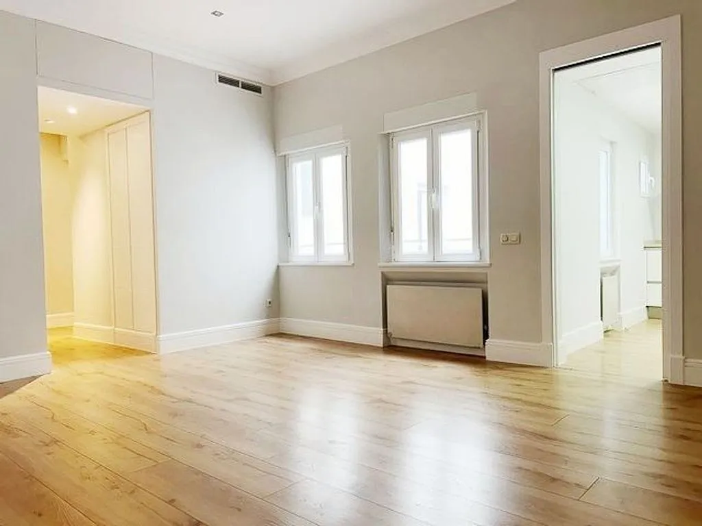 Elutuba - Modernised 1-Bedroom Flat with Elevator in Chamberí