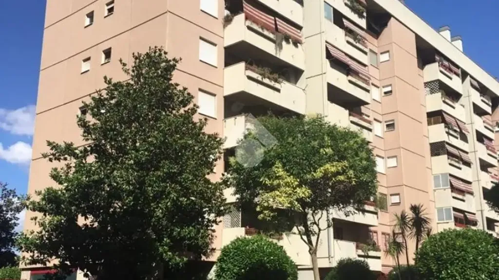 Extérieur - Armed Trilocale with Balcony in Rome