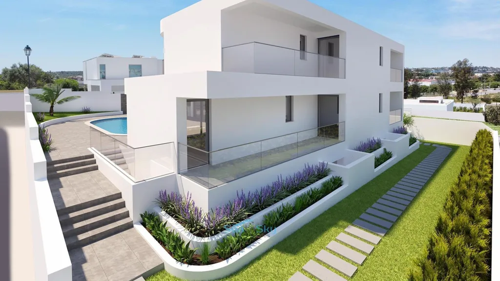 Contemporary Villa with Pool near Porto do Mos
