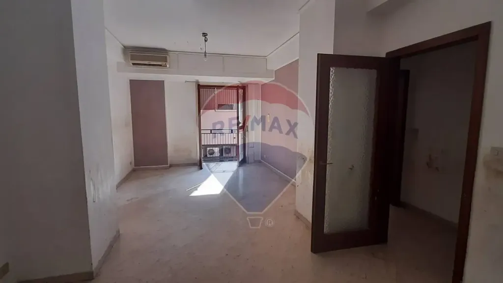 Esik - Ground Floor Apartment with Terrace in Palermo