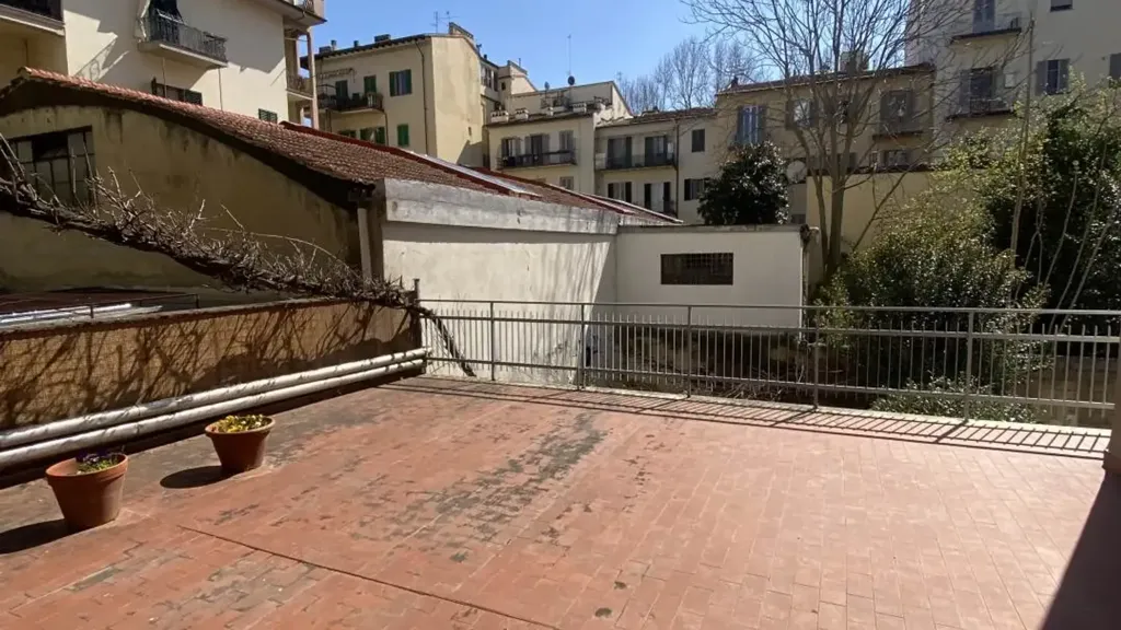 Terrasse - Noble Staircase-Linked Apartments in Florence