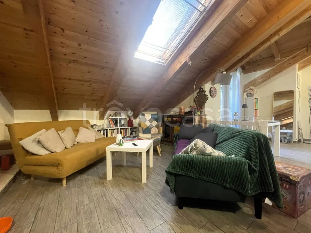 Pièces - Modern Apartment with Balcony in Trofarello