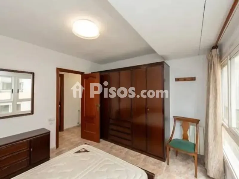 Camere da letto - Classically Styled Flat with Balcony in Traditional Centre