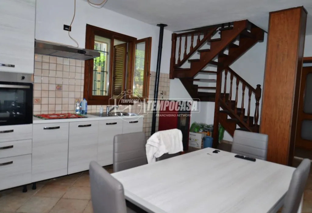 Sala da pranzo - Rustic Villa with Balcony in Traves