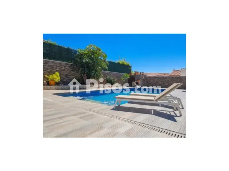 Piscina - Modern Villa with South-Facing Terrace in Calpe