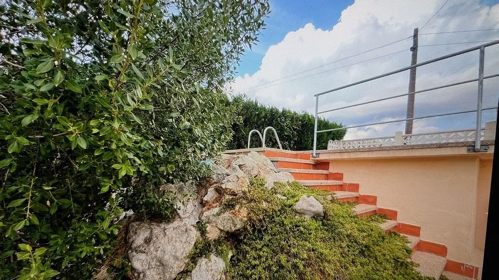 Bassein - Rustic House with Pool in Reis Catòlics