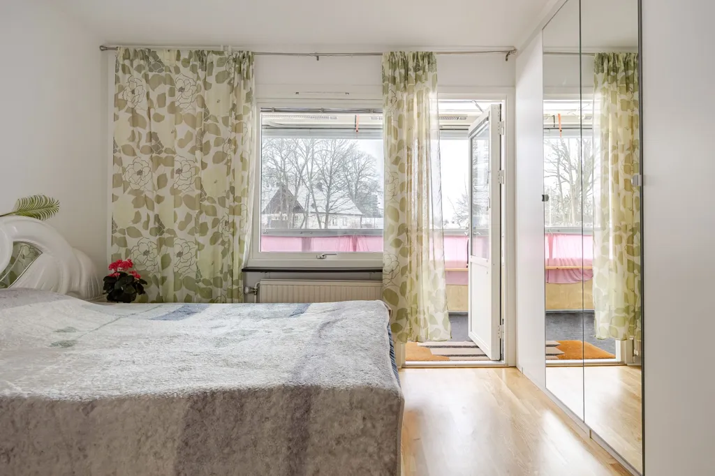 Bedrooms - Modern Flat with Large Balcony in Berga