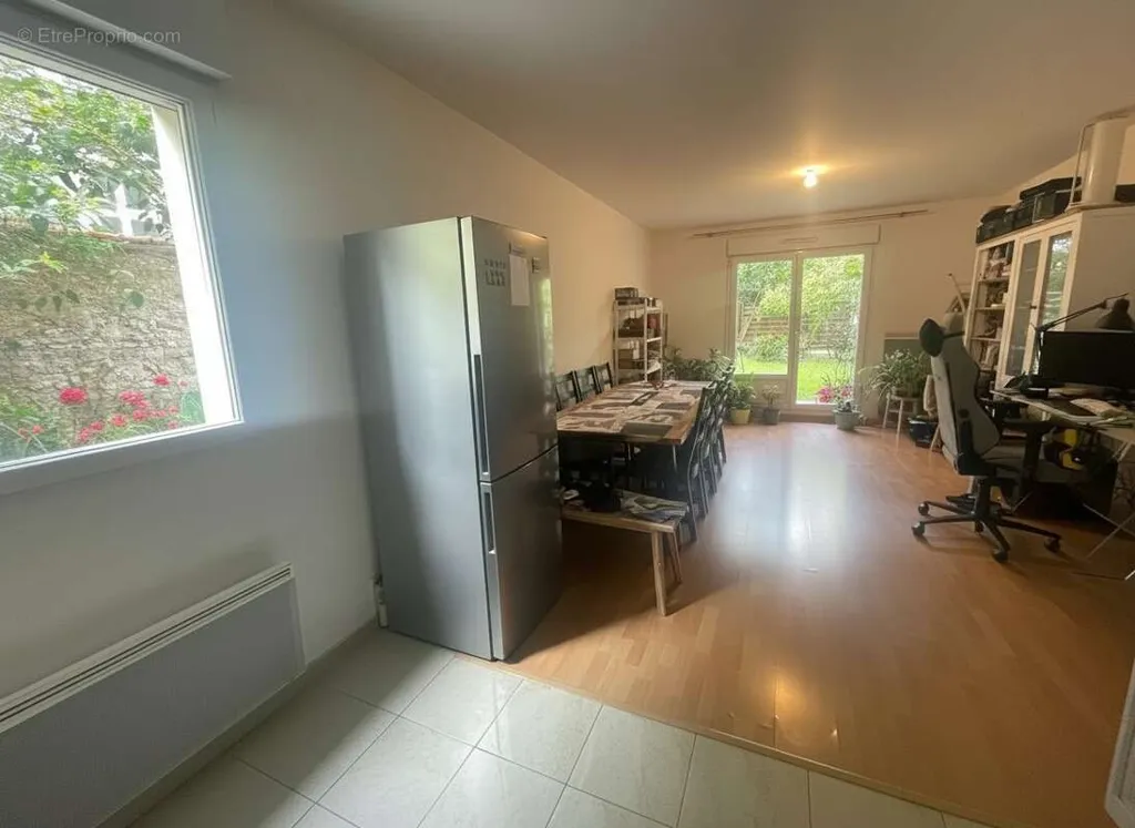 Köök - 2-Bed Flat with Private Garden in Loiret