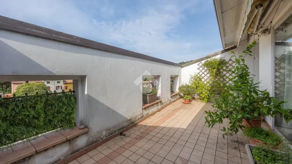 Terrazza - 4-Bedroom Apartment with Terrace in Dolcè