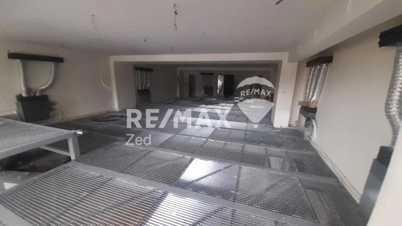 Garaaž - Retail Space with Harbour View in Piraeus
