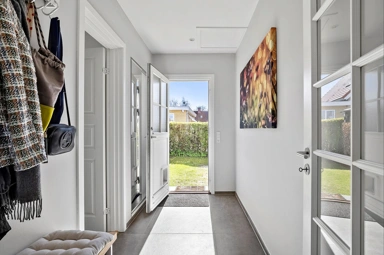 Entrée - Modern Villa with Garden in Græsted