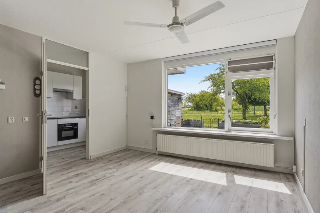 Soggiorno - Ground Floor Apartment with Garden in Oostzaan