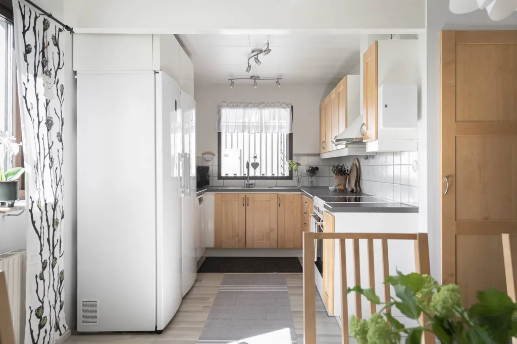 Kitchen - Villa with Garden in Hässlegården