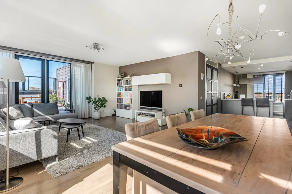 Elutuba - Luxury Corner Penthouse with Large Terrace in Almere