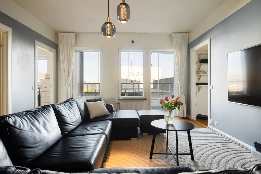 Elutuba - Apartment with Double Balconies in Sundbyberg