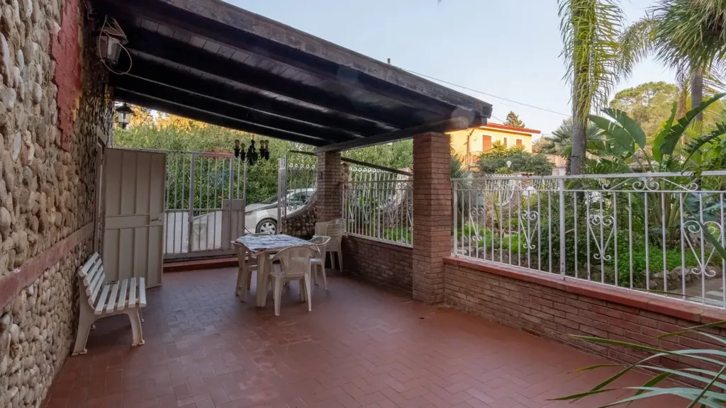 Terrasse - Villa with Garden and Terrace in Carini