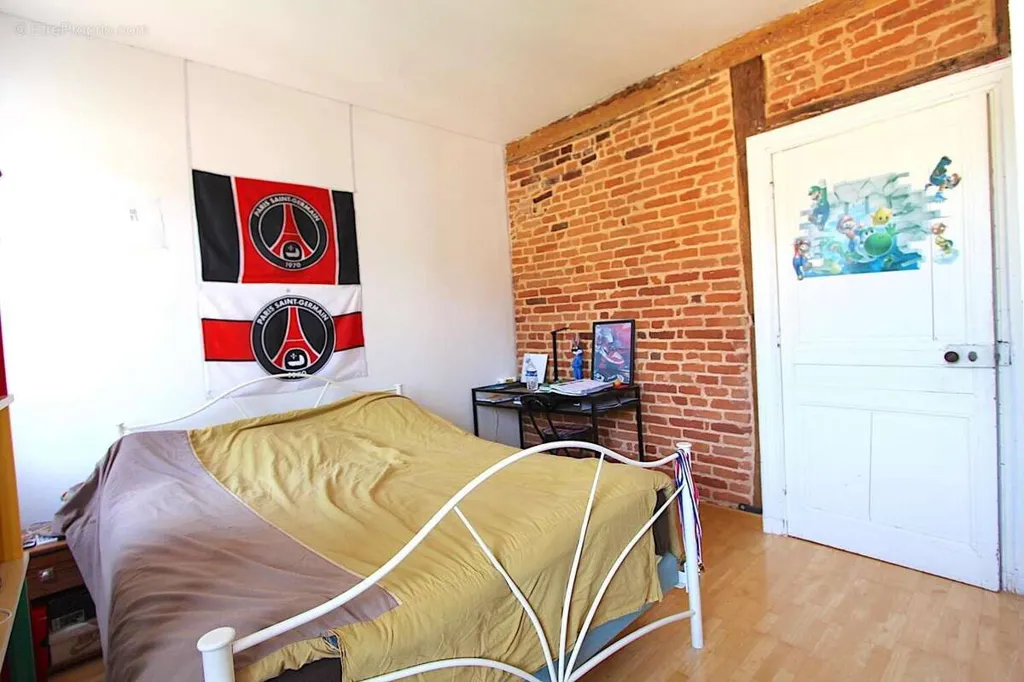 Chambres - Maison 8 pièces à Lisieux