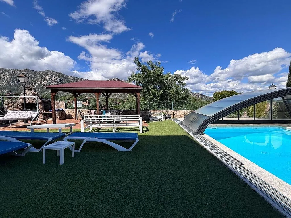 Pool - Chalet with Pool and Terrace in El Boalo