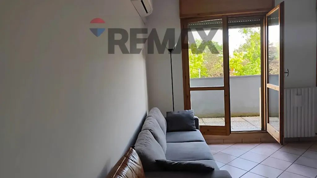 Elutuba - Spacious Student Apartment with Terrace in Ferrara
