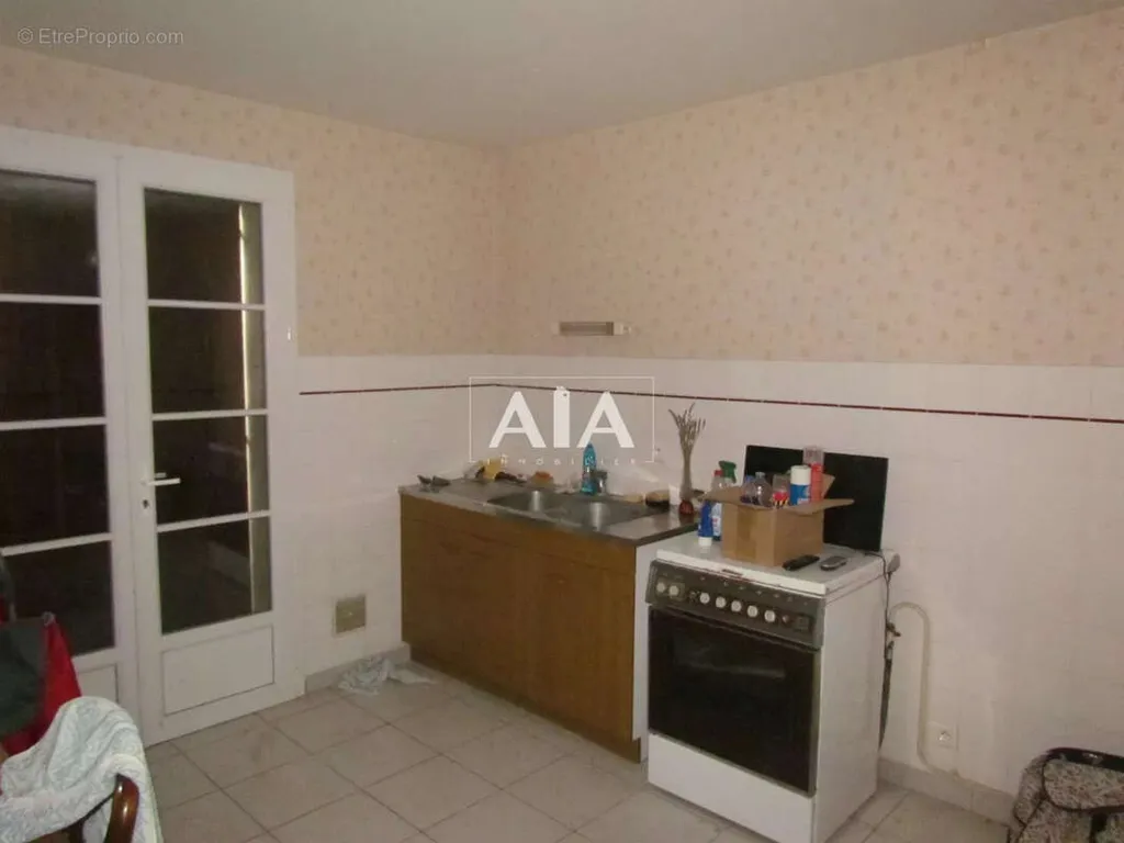 Cuisine - Maison Atypique avec Vue sur Rivière à Ruffec