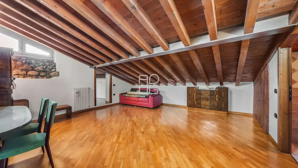Pièces - Historic House with Private Garden in Lonato