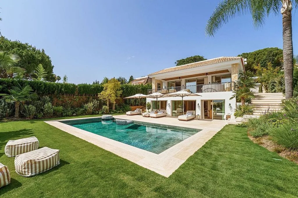 Bassein - Modern Villa with Pool in Nueva Andalucía
