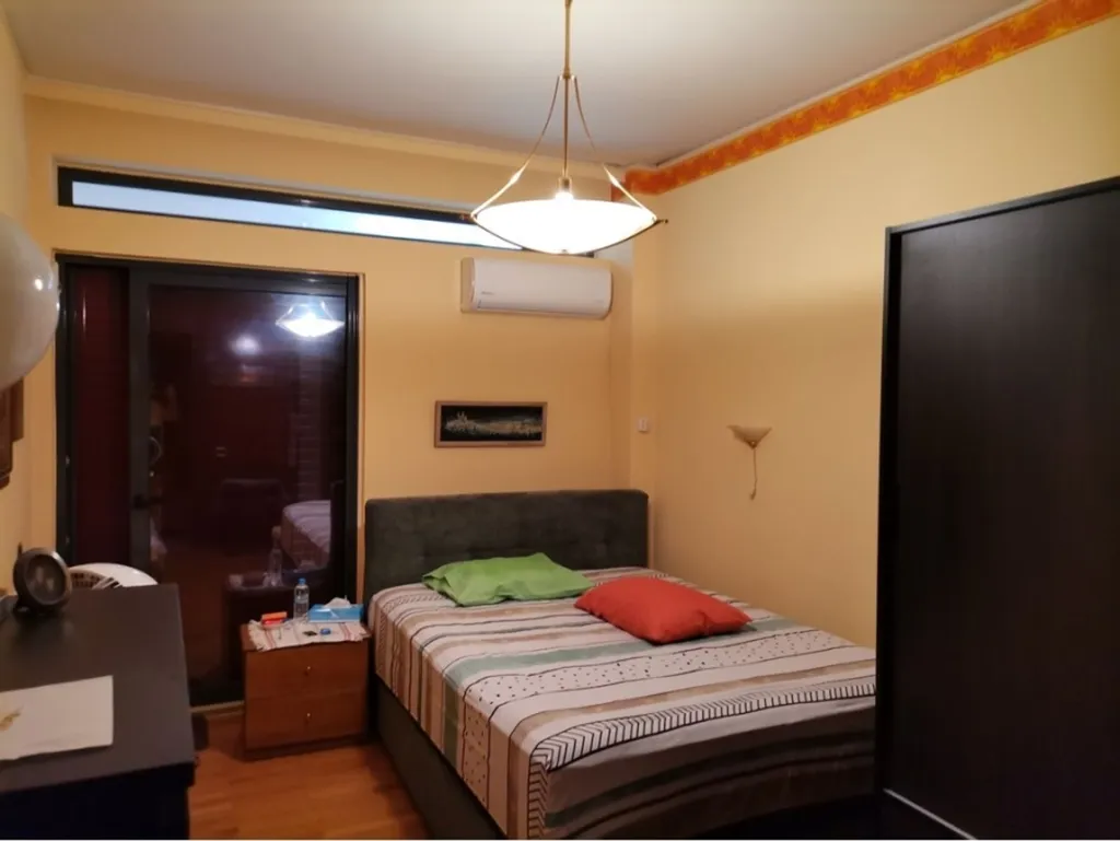 Camere da letto - Renovated Corner Apartment with Front View in Erythraia Centre