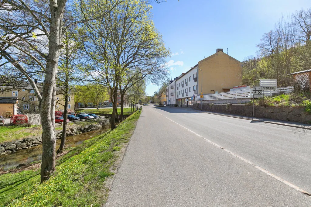 Välivaade - Mixed-Use Property with Harbour View in Valdemarsvik