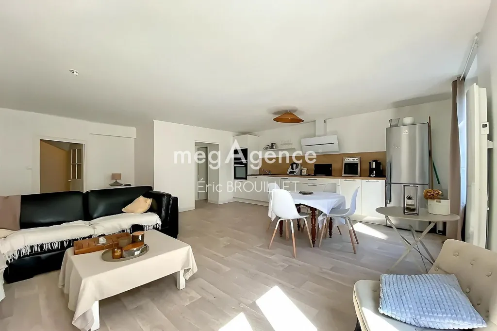 Séjour - Duplex Meublé avec Balcon à Saint-Georges-sur-Loire