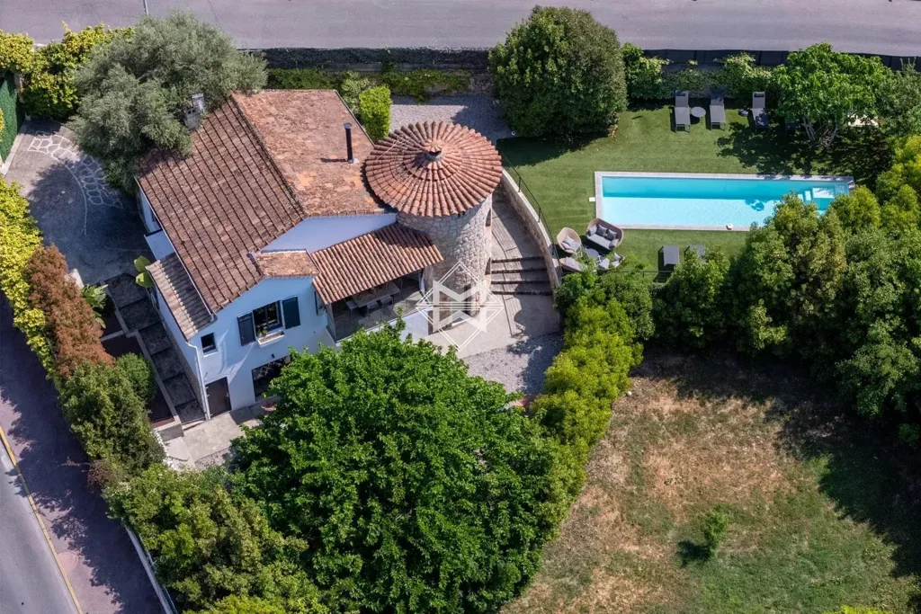 Õhuvaade - Renovated Villa with Pool in Cannes