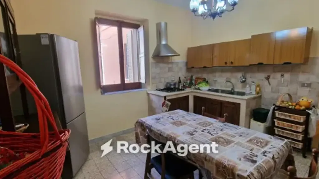Köök - Villa with Garden in Rogliano