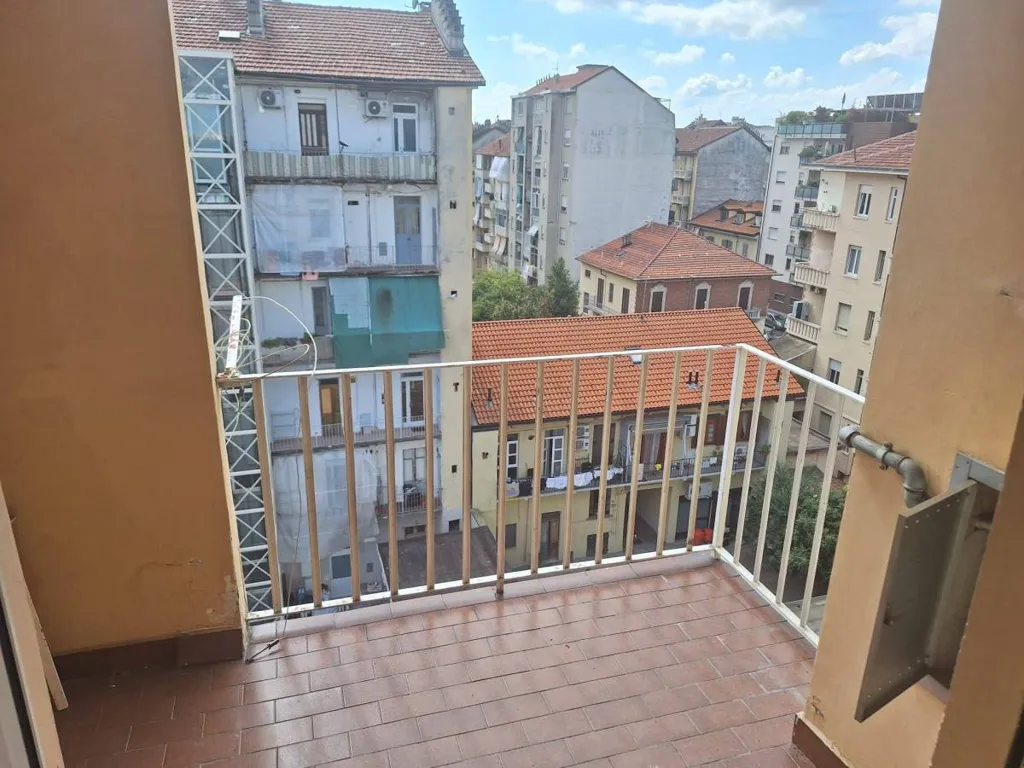Balcony - Bright Trilocale with Balcony in Torino